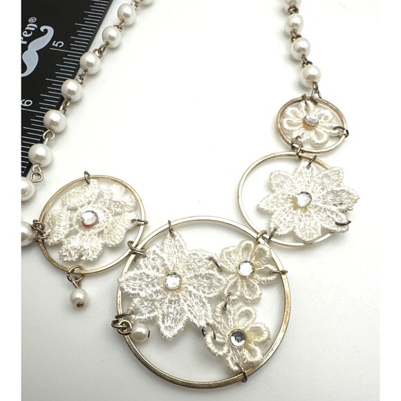 Faux Pearl Beaded Necklace Rhinestone Center Silvery Gold Tone Ring Lace Flowers - Picture 7 of 8